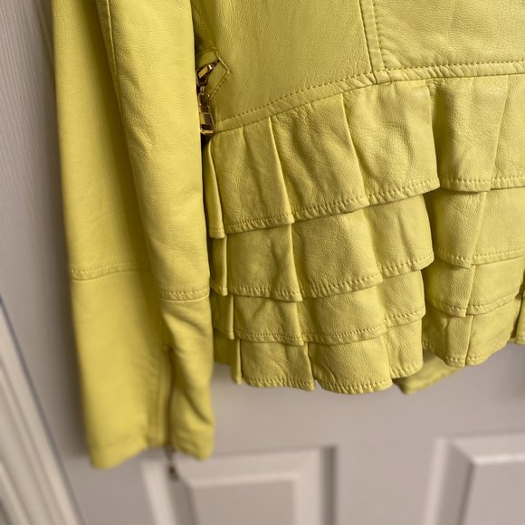 Cute yellow jacket leather-like - Picture 5 of 5